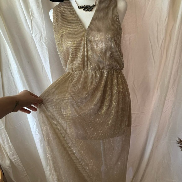 Francesca’s ✨🌙 Golden Formal Maxi Dress - Medium - Picture 6 of 8